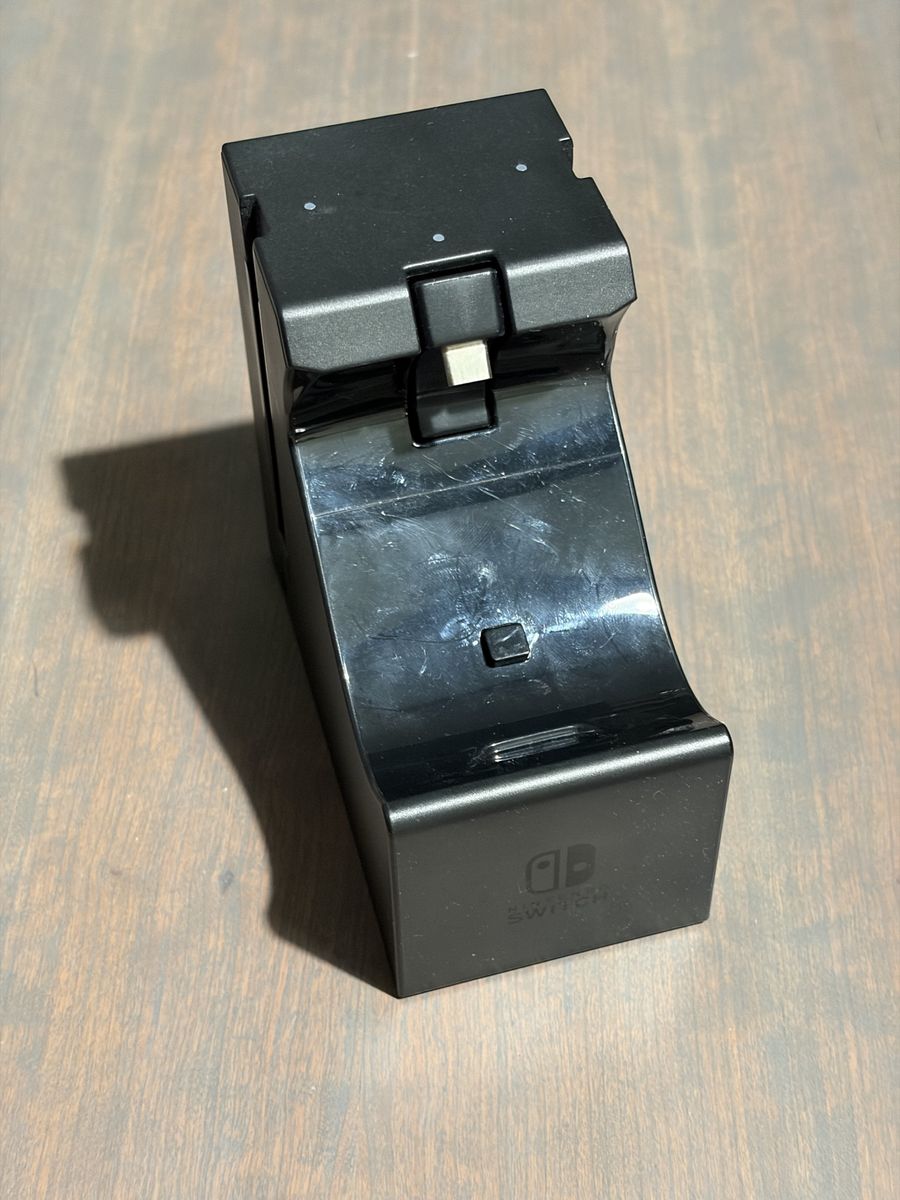 Power A Charging stand for pro controller and 2 joy-cons