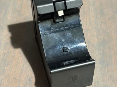 Power A Charging stand for pro controller and 2 joy-cons