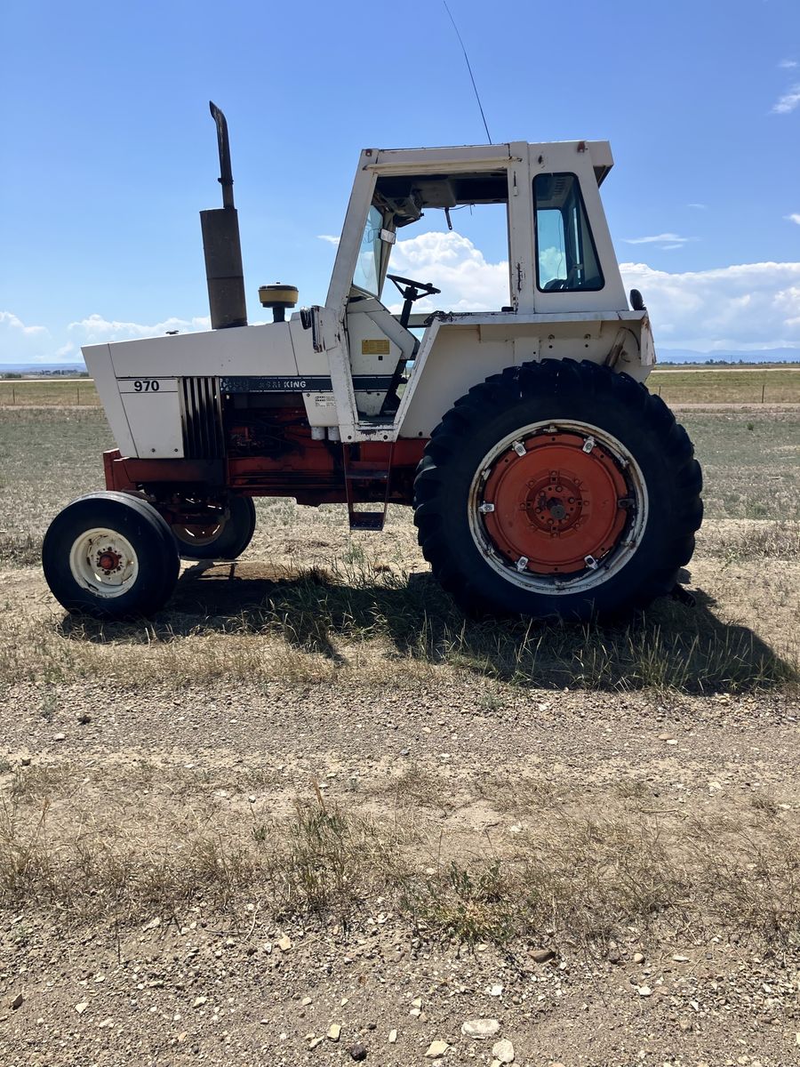 Case 970 Agri King Tractor - Farm Equipment