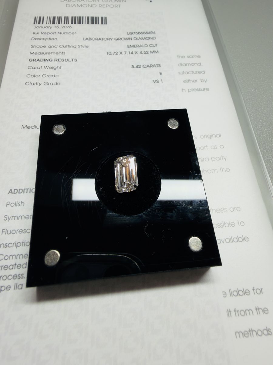 Emerald cut lab diamond 3.42 ct IGI