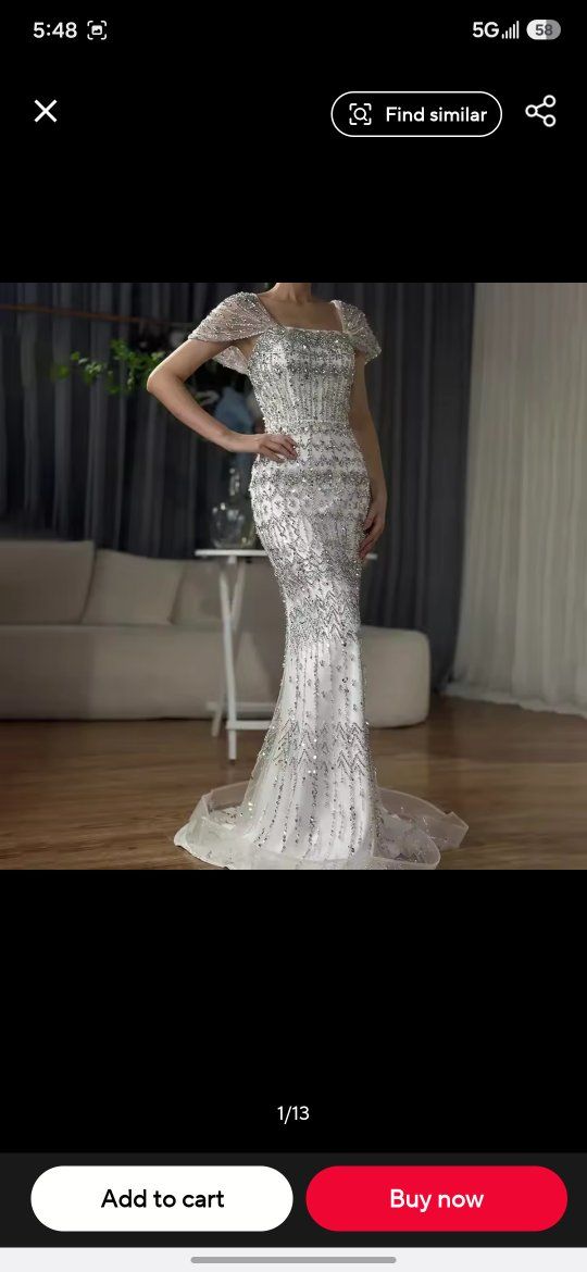 Mermaid Gown, never worn, with Detachable Sleeves - Size 4