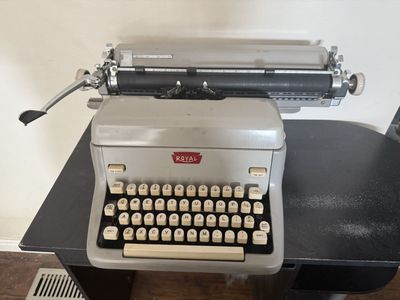 1958 Royal Typewriter