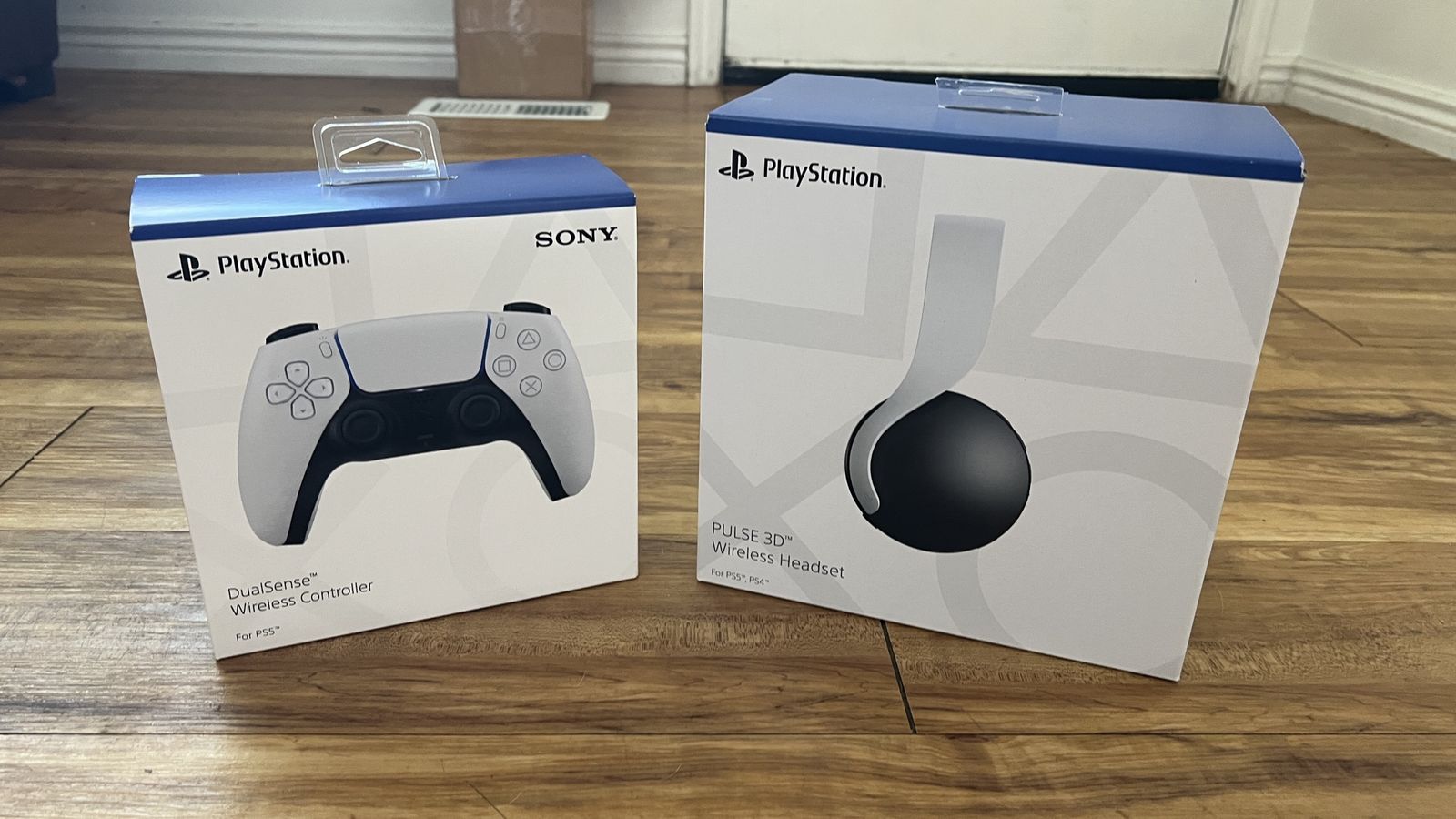 PlayStation Pulse 3D Wireless Headset and Dualsense Wireless Controller
