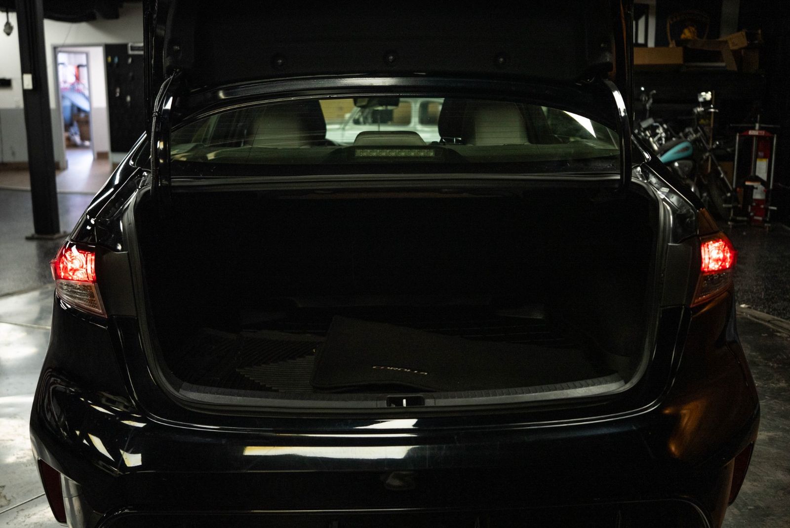 Main image 7