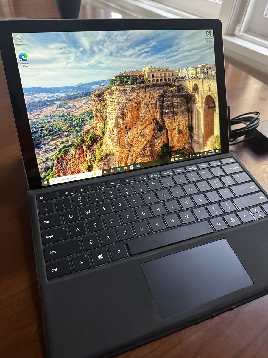 Microsoft Surface Pro 5th Gen Touchscreen Laptop