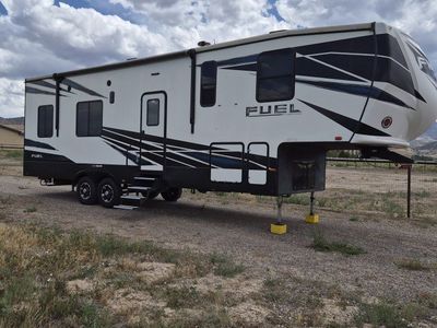2018 fuel toy hauler