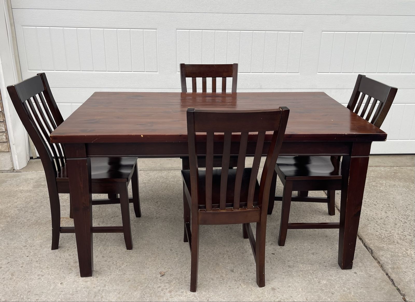 Dinning Table 4 chairs set