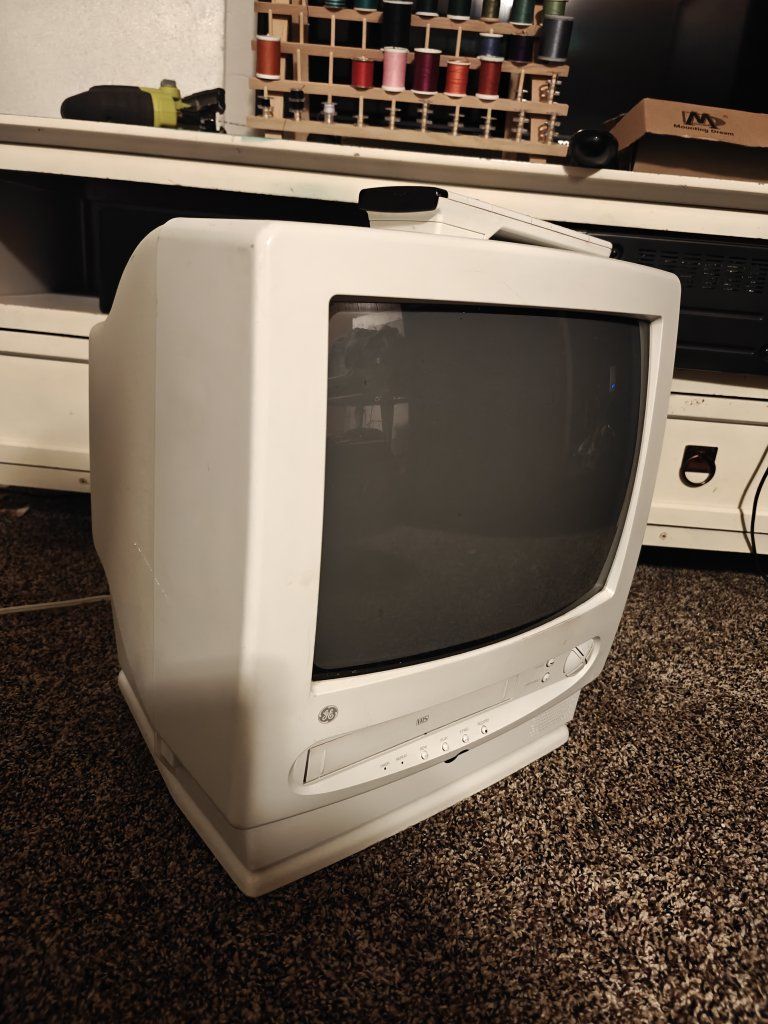 GE 1994 SpaceMaker 13" CRT