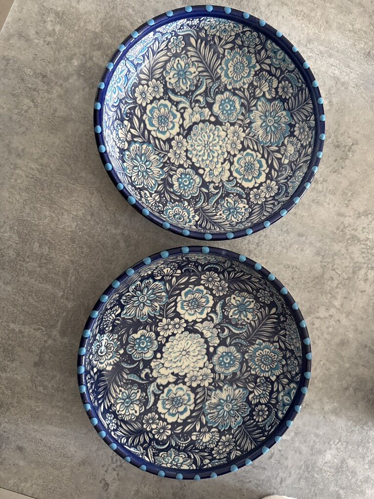 Two Bowl/plates