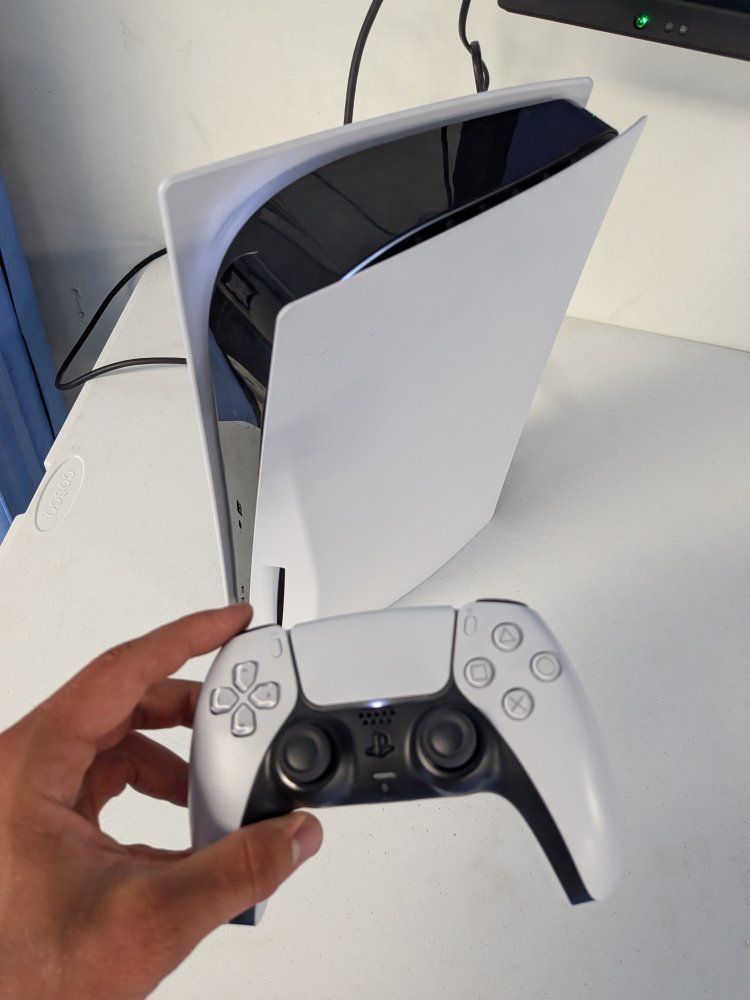 Ps5 Disk Edition /w Controller and Cables