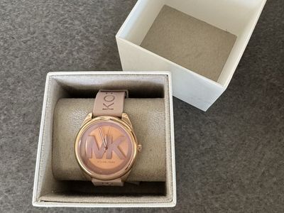 Brand New Michael Kors Women’s Watch