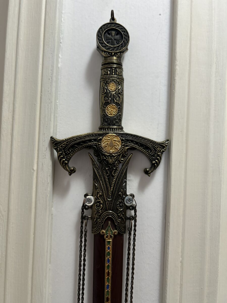 ️ Ornate Decorative Dagger w/ Sheath & Chains – Medieval Style