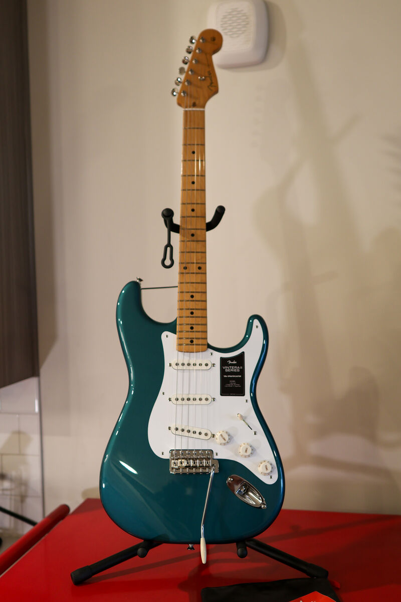 Fender Vintera II 50s Stratocaster Mexico Electric Guitar w Gig Bag 2023