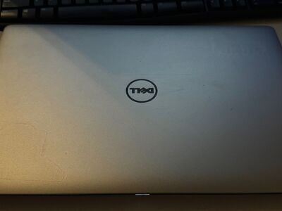 Dell XPS 15-9560 i7 2.8Ghz 4 cores