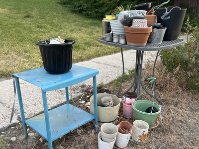 Free Plant Pots and Tables