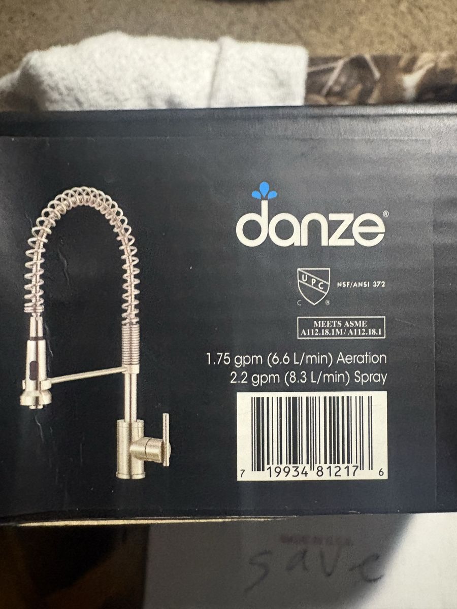 Danze D455058 Single Handle Pull-Down Kitchen Faucet Stainless Steel