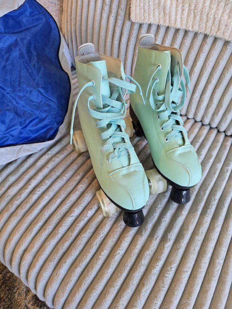 Roller Skates Women's size 10