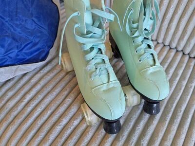 Roller Skates Women's size 10