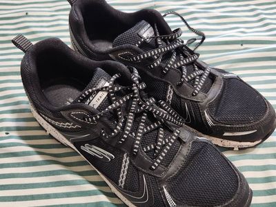 Skechers memory foam men's shoes size 11