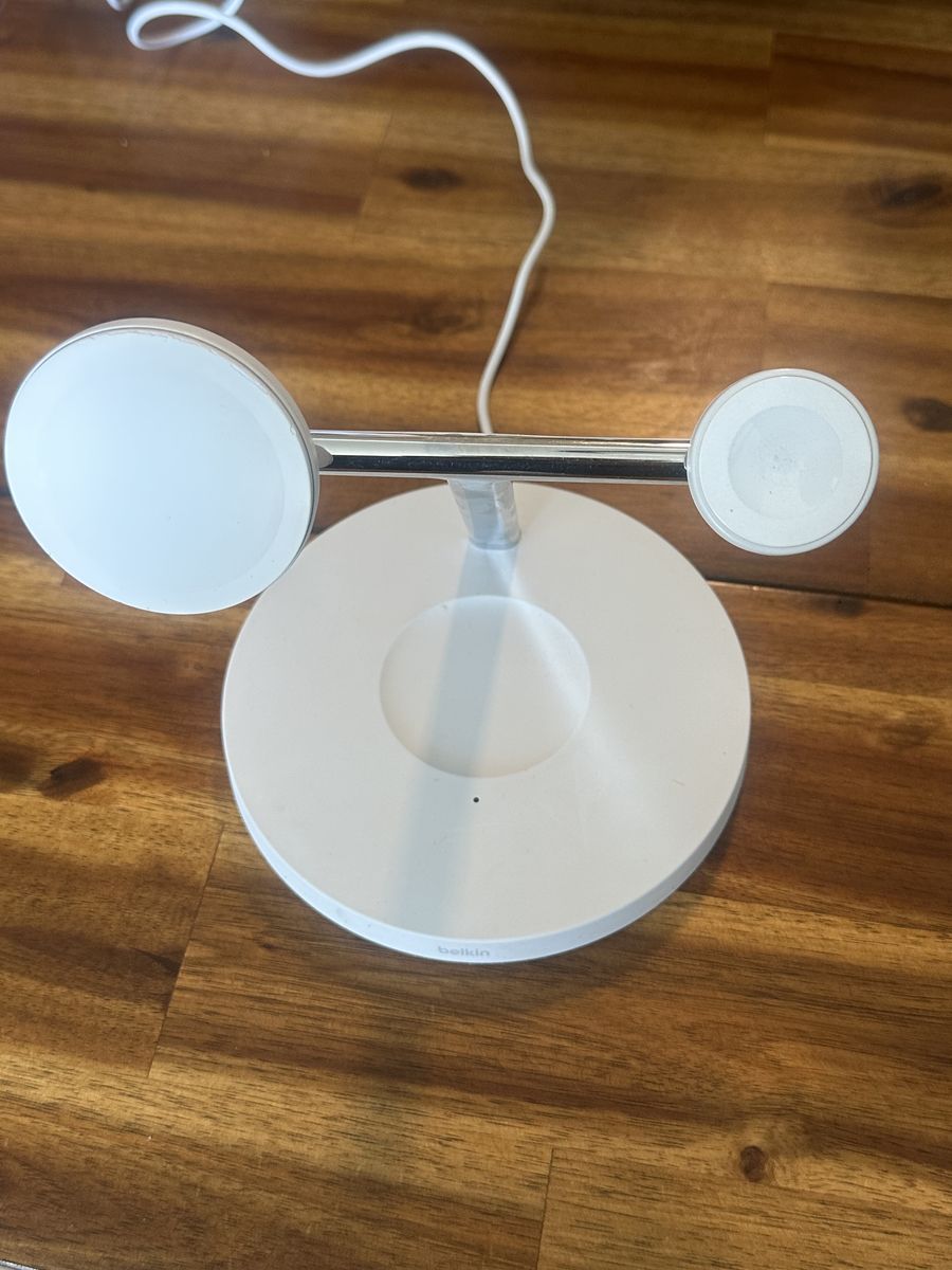 Belkin Magsafe 3 In 1 Wireless Charger