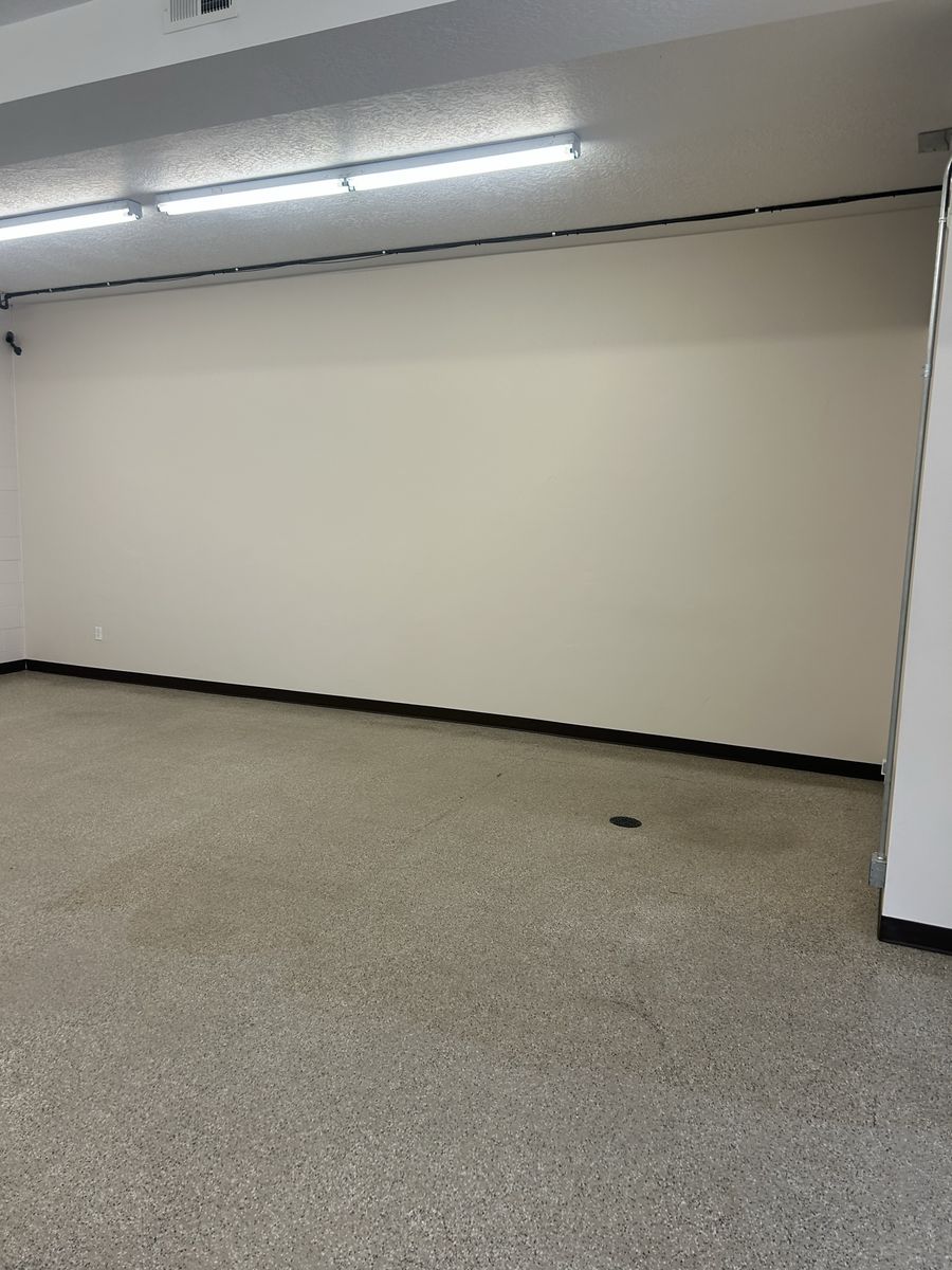Main image 3