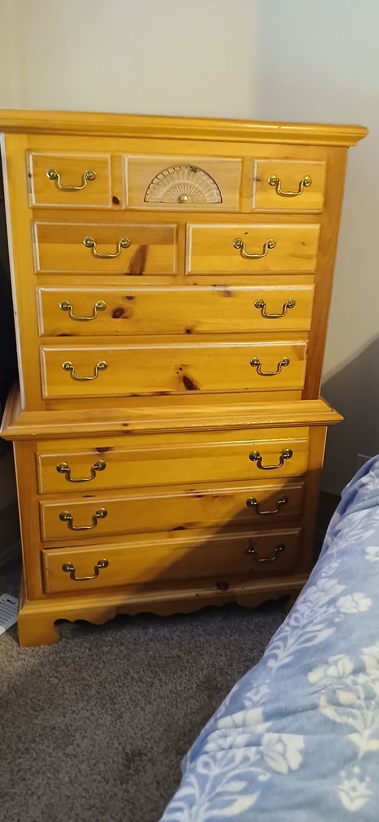 Chest of drawers
