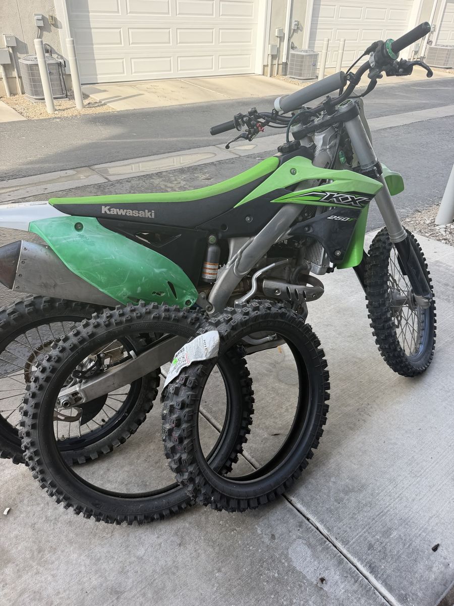 Kawasaki KX250F Dirt Bike