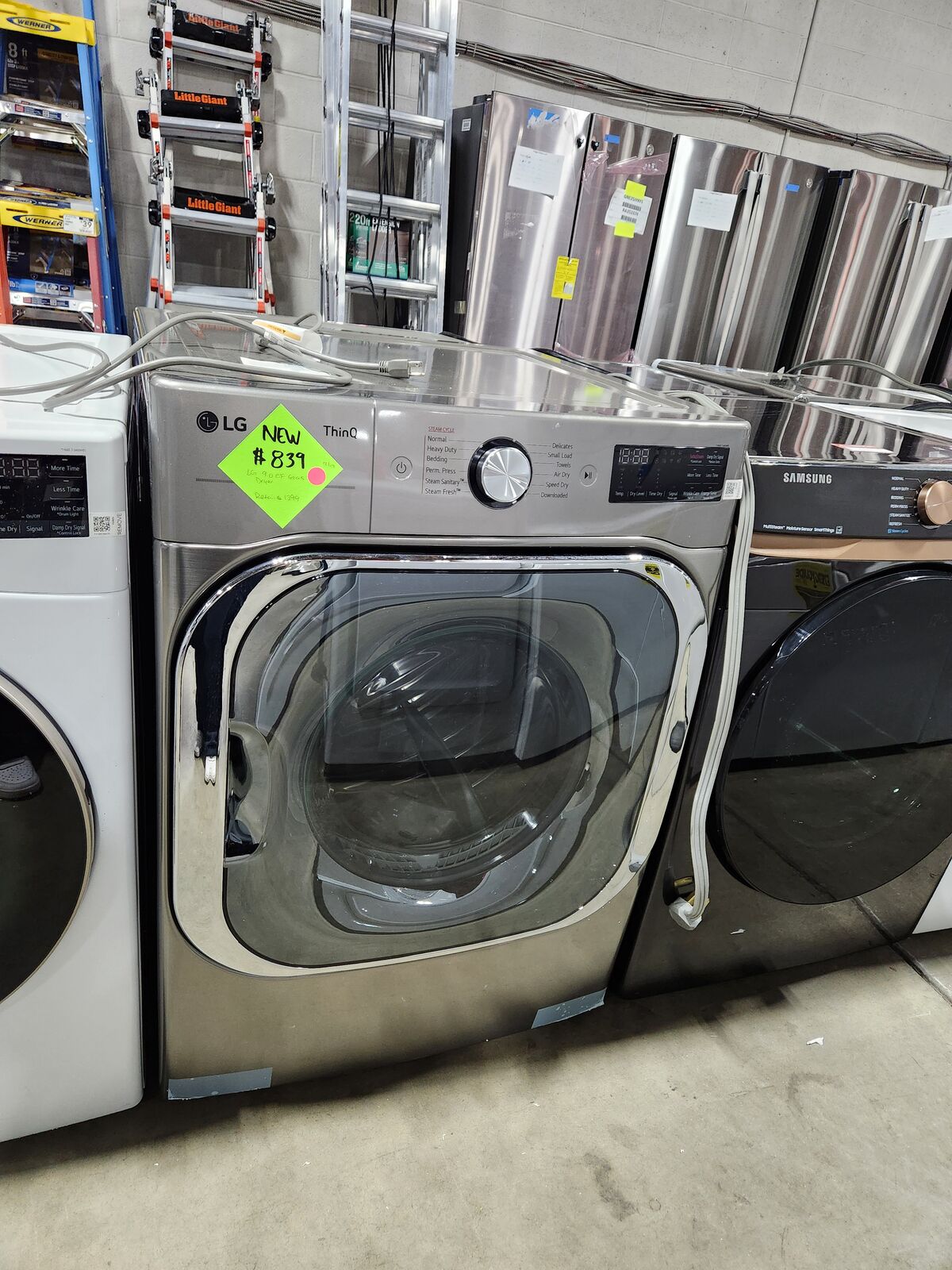 STUNNING BRAND NEW! LG THINQ 9 CF FRONTLOAD GAS DRYER!