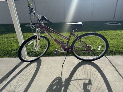 Men’s and women’s mountain bikes