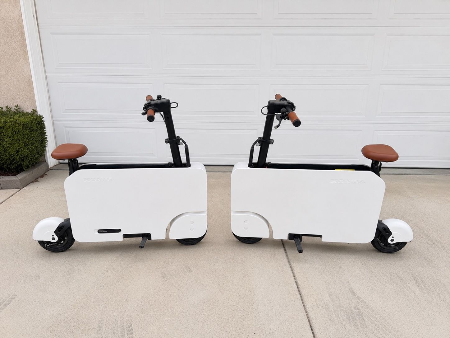 Honda Motocompacto Electric Scooters – Like New – 2 Available