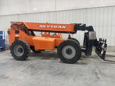 2018 Skytrak Telehandler forklift 1054 low hours