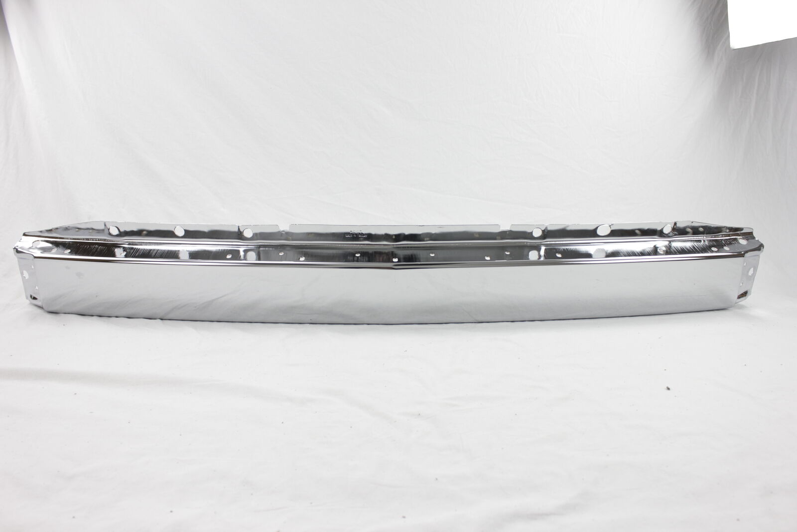Chevrolet Silverado - Bumper, Front (07-08) Chrome