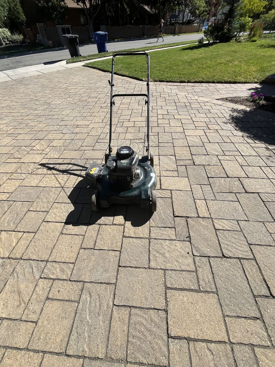 Bolens Gas Lawn Mower with Briggs and Stratton engine