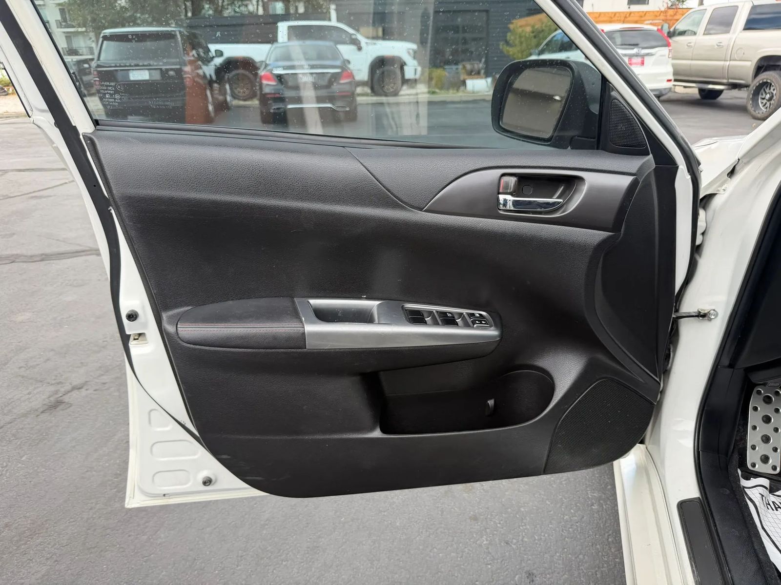 Main image 13
