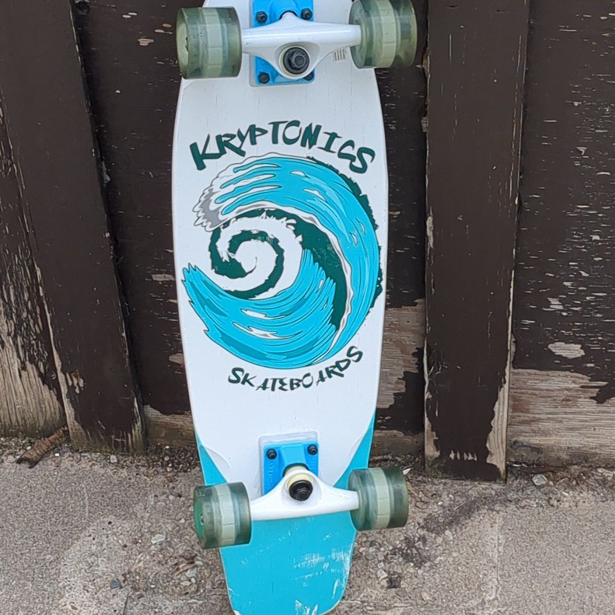 Kryptonics wave of life cruiser skateboard