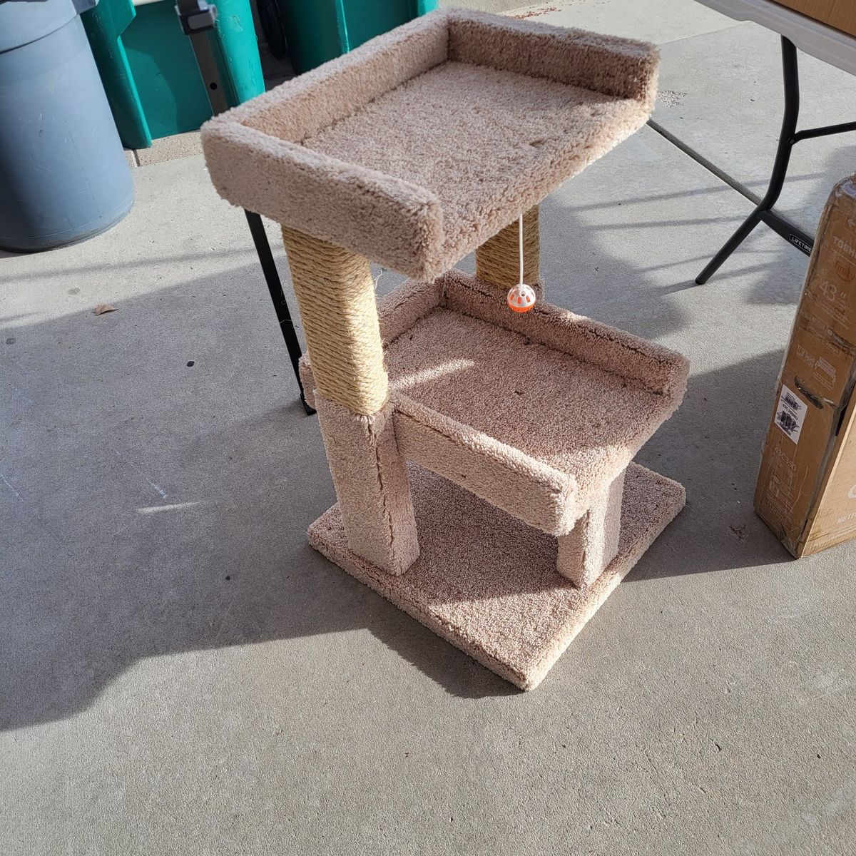 32"H  3 Tier Cat Condo w/Scratcher