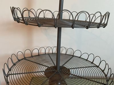 16”x13” farmhouse 2 tier metal scalloped and wood stand