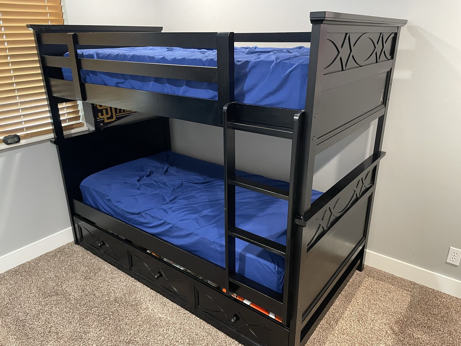 Twin bunk bed black wooden beds with mattresses