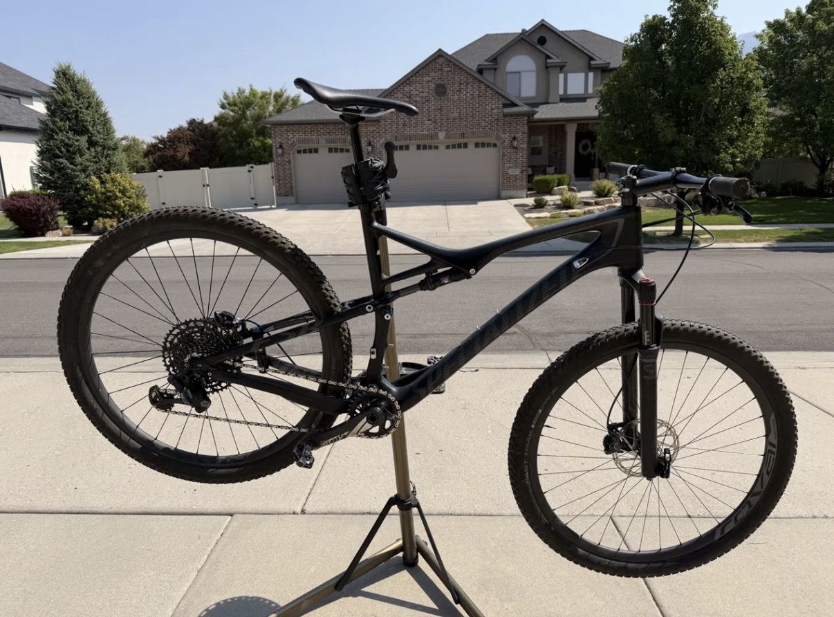 Specialized Epic Expert Carbon 29er (2014-15) Size XL - w/ Upgrades