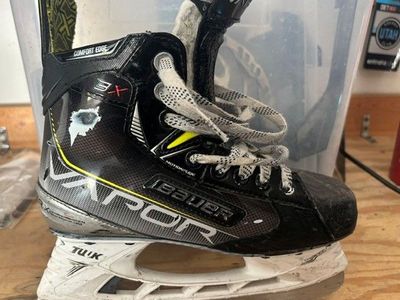 Bauer Vapor youth hockey skates