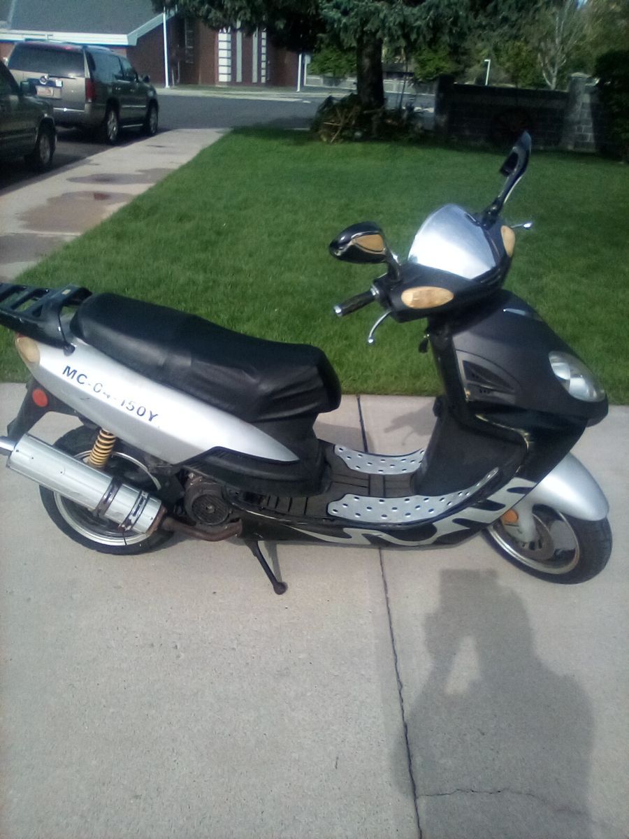 Low mileage 1091 miles. 150 CC MC-04-150Y in Provo $650 OBO