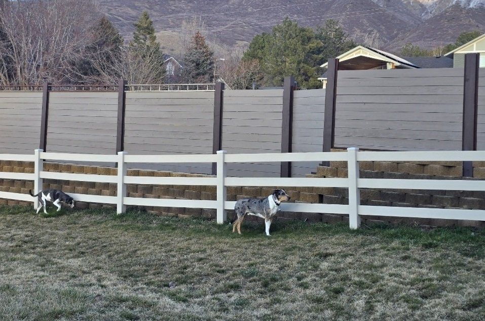 Vinyl Ranch Rail Fence – 27 Rails (16’) ~150 ft