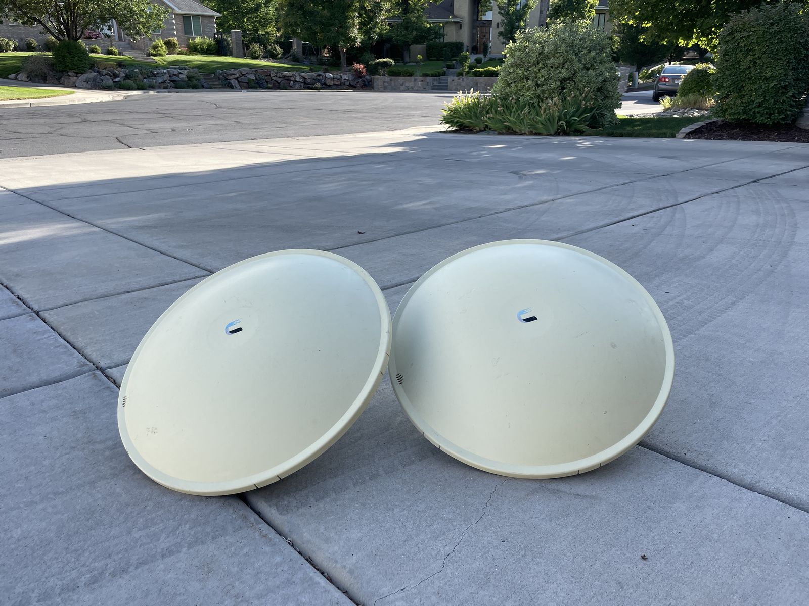 Used Ubiquiti airMAX PowerBeam 5AC 500 Bridge (US) [Model: PBE-5AC-500]