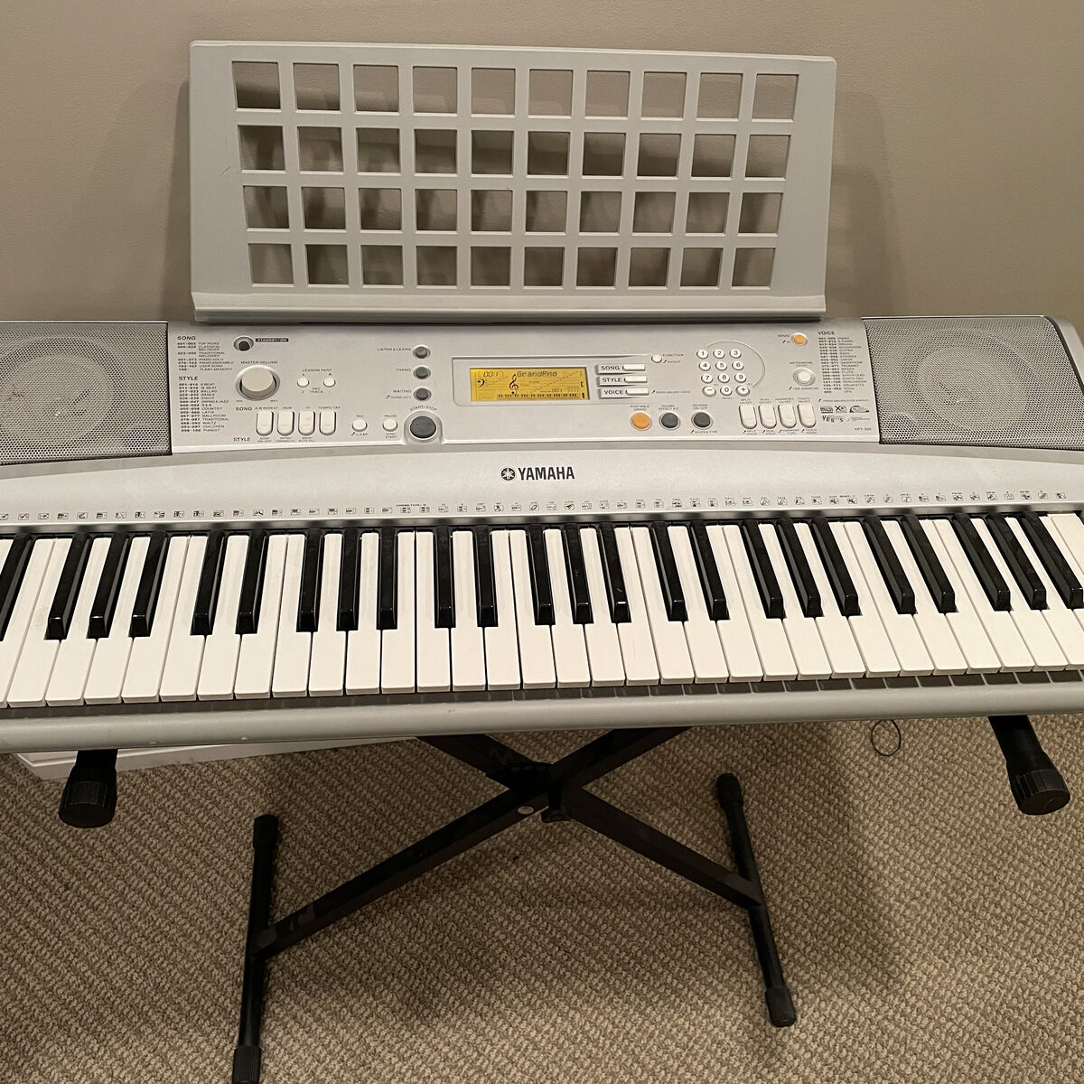 Yamaha Digital Piano YPT-300