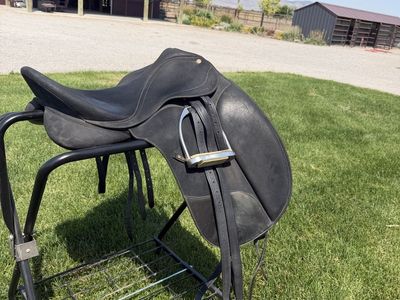 17 in Wintec Pro Dressage Saddle