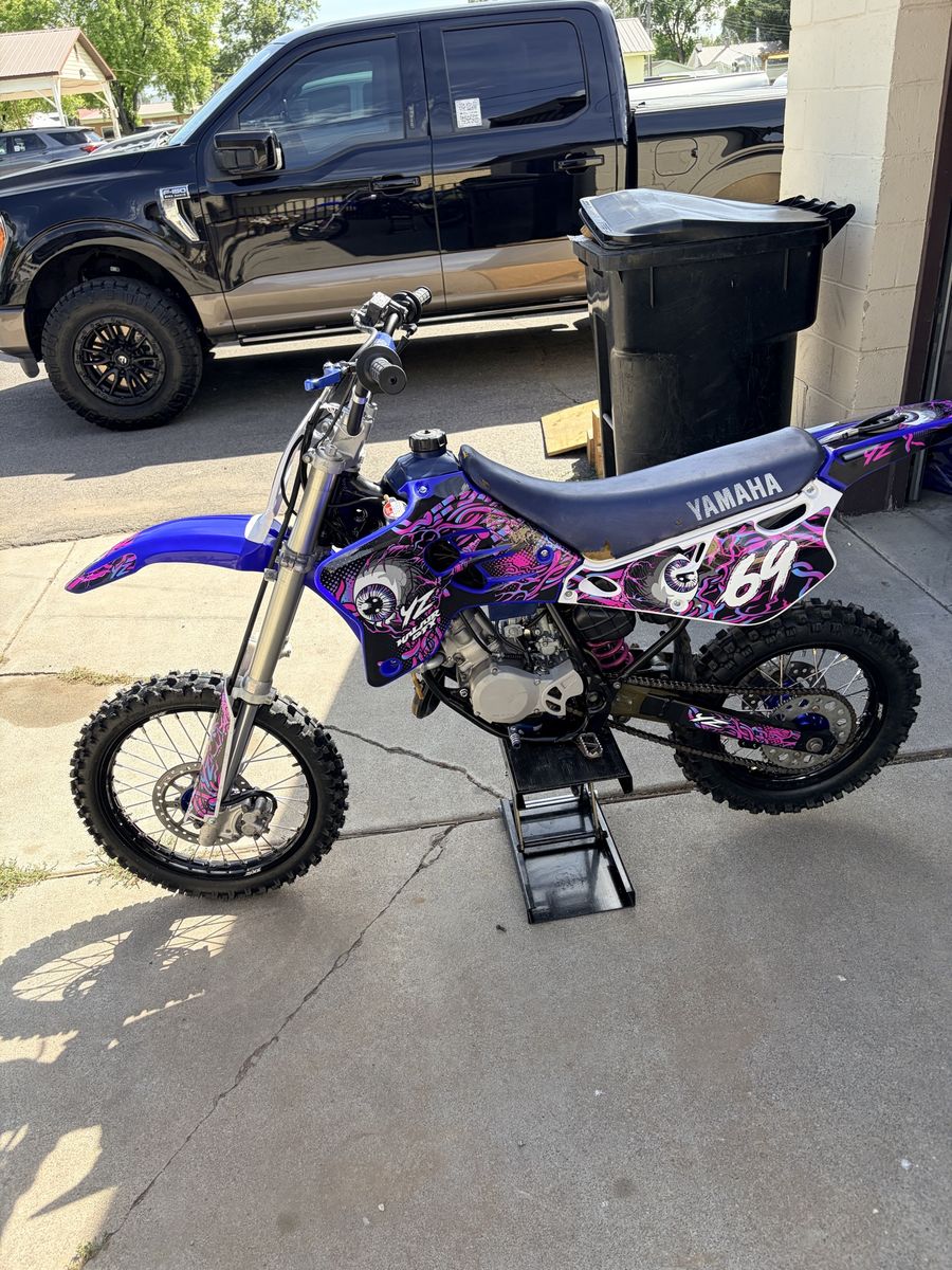 1993 yz80