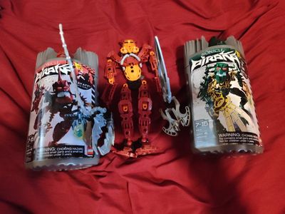 Small lot of bionicles.