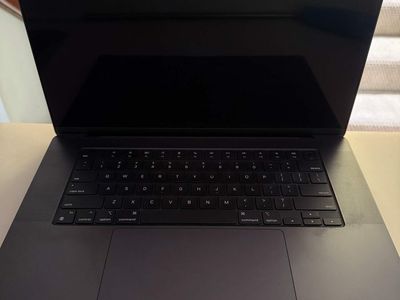 Apple MacBook Pro 2024 16 Inch M4 Max 16-Core 2TB 64GB RAM GPU 40C