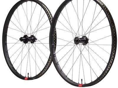 Reserve Carbon 30 HD i9 Hydra 29in Boost Wheelset