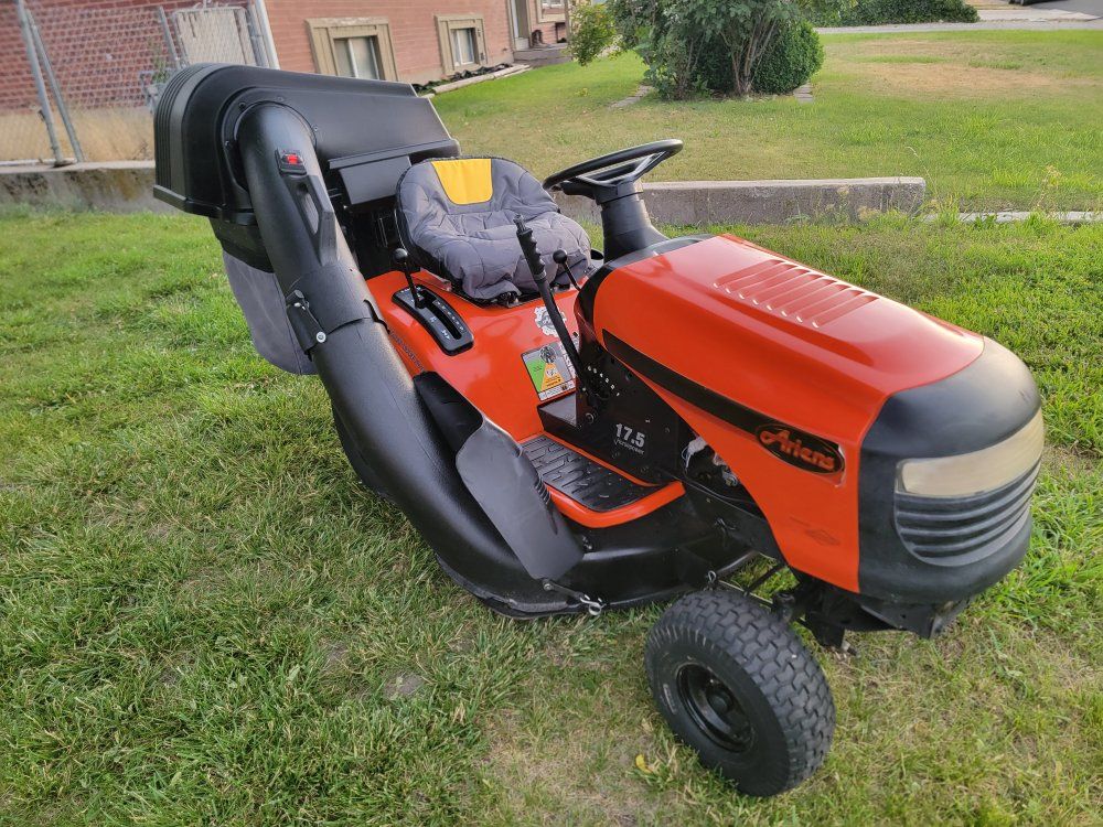Ariens 17.5HP 42" Riding Lawn Mower with Bagger - Used Good Condition